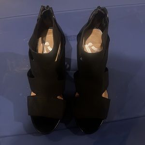 Selling like new Report heels. Only wore once.